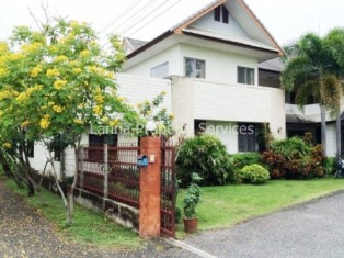 2 STOREY BUILDING FOR RENT IN SANKAMPANG CHIANG MAI WITH LARGE GREEN YARD