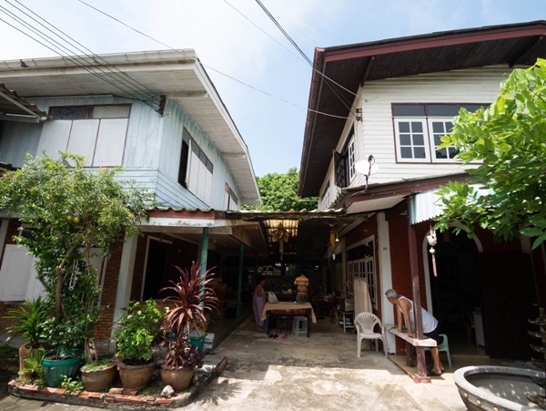 ขายที่ดินเปล่า 133ตรว ซอยบุญศิริ4 ถนนสุขุมวิทซอย27 แถมบ้านครึ่งตึกครึ่งไม้ 2หลัง ราคาถูก ขายที่ดินเปล่า 133ตรว ซอยบุญศิริ4 ถนนสุขุมวิทซอย27 แถมบ้านครึ่งตึกครึ่งไม้ 2หลัง ราคาถูก