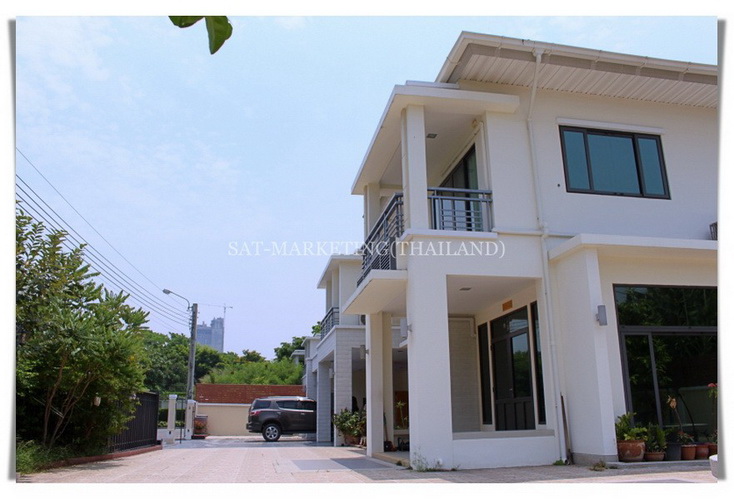 Sell / Rent:Single House in Perfect Masterpiece Rattanathibet