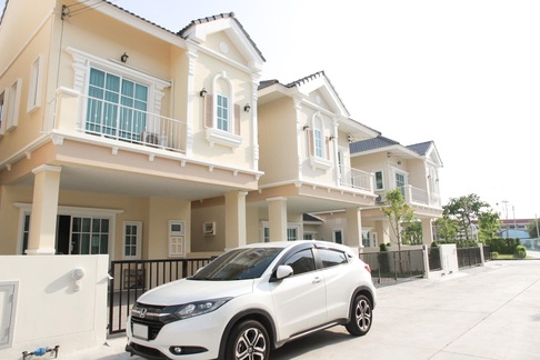 ขายบ้านทาวน์โฮม โครงการ Diya Village Chonburi โดดเด่นด้วยการดีไซน์หรูหรา และคลาสสิค อยู่ซอยเพชรบ้านสวน อำเภอเมืองชลบุรี ขายบ้านทาวน์โฮม โครงการ Diya Village Chonburi โดดเด่นด้วยการดีไซน์หรูหรา และคลาสสิค อยู่ซอยเพชรบ้านสวน อำเภอเมืองชลบุรี