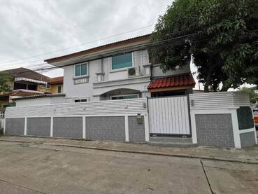 ขายบ้านเดี่ยว 2 ชั้น เนื้อที่ 58.1 ตารางวา 6 ห้องนอน 2 ห้องน้ำ ตกแต่งหรู แต่ขายถูก ใกล้เดอะมอลล์บางกะปิเพียง 5 นาที ขายบ้านเดี่ยว 2 ชั้น เนื้อที่ 58.1 ตารางวา 6 ห้องนอน 2 ห้องน้ำ ตกแต่งหรู แต่ขายถูก ใกล้เดอะมอลล์บางกะปิเพียง 5 นาที