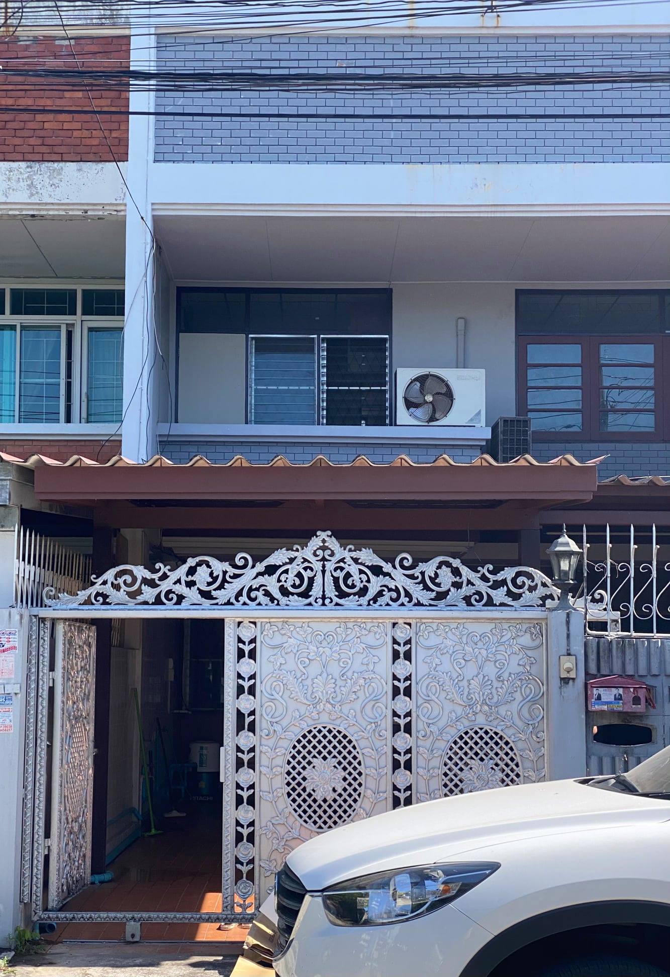 ให้เช่าทาวเฮ้าส์ ในซอยรามคำแหง80 พื้นที่ 27ตรว.2 ชั้น ให้เช่าทาวเฮ้าส์ ในซอยรามคำแหง80 พื้นที่ 27ตรว.2 ชั้น
