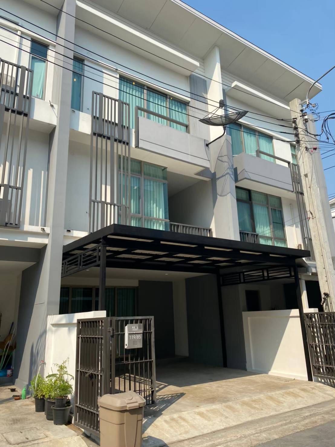 ขายด่วน ทาวน์โฮม 3 ชั้น สไตล์โมเดิร์น พร้อมเข้าอยู่ ใหม่กริ๊บเหมือนบ้านมือหนึ่ง สามารถทำโฮมออฟฟิศได้ ราคาดีที่สุดในโครงการ ขายด่วน ทาวน์โฮม 3 ชั้น สไตล์โมเดิร์น พร้อมเข้าอยู่ ใหม่กริ๊บเหมือนบ้านมือหนึ่ง สามารถทำโฮมออฟฟิศได้ ราคาดีที่สุดในโครงการ