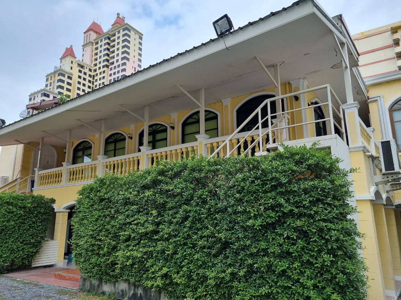 ให้เช่าบ้าน 2 ชั้น ขนาด 273 ตรว. ซอยพหลโยธิน 11 เขตพญาไท กรุงเทพ โทร 081 807 7420 ให้เช่าบ้าน 2 ชั้น ขนาด 273 ตรว. ซอยพหลโยธิน 11 เขตพญาไท กรุงเทพ โทร 081 807 7420