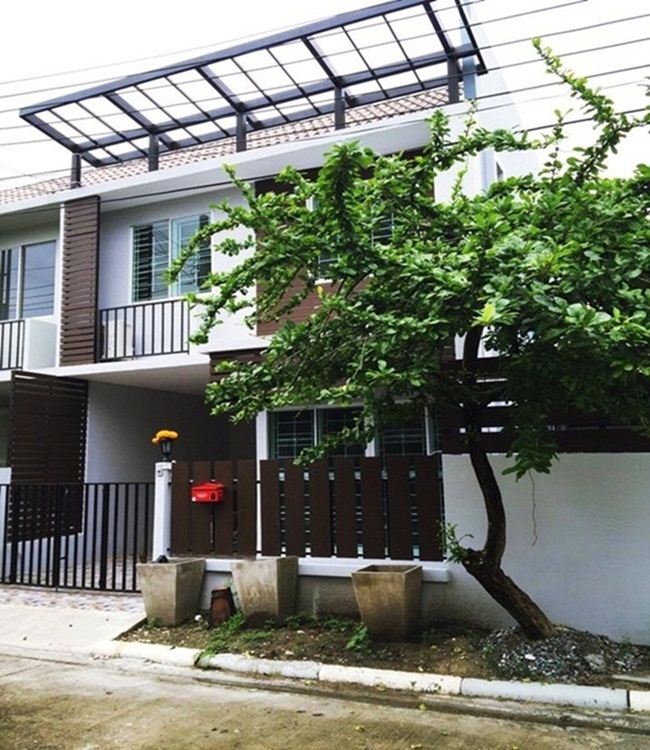 ขายทาวน์เฮาส์ 2 ชั้น หลังริม หมู่บ้าน อารียา เดอะคัลเลอร์ ติวานนท์ เฟส 1 ห้าแยกสวนสมเด็จ ขายทาวน์เฮาส์ 2 ชั้น หลังริม หมู่บ้าน อารียา เดอะคัลเลอร์ ติวานนท์ เฟส 1 ห้าแยกสวนสมเด็จ