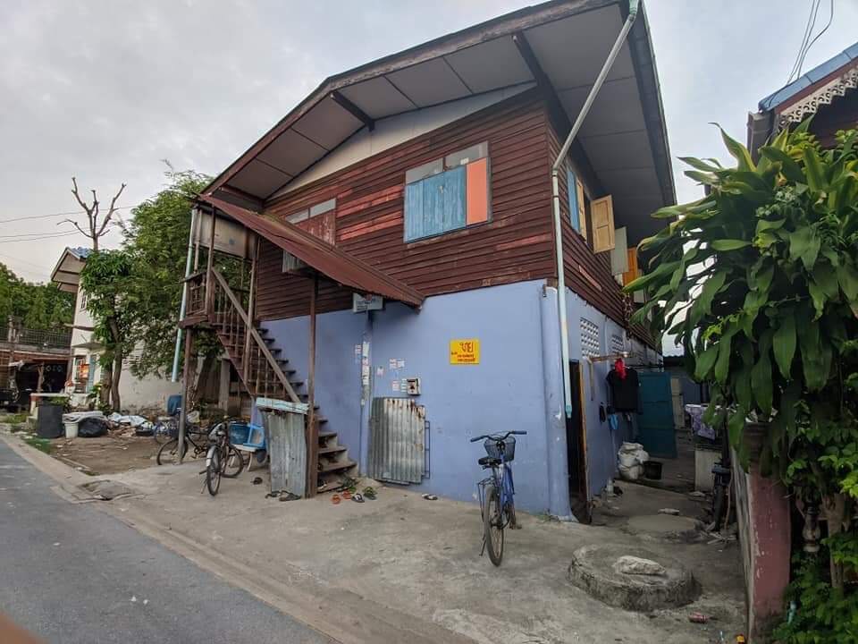 ขายที่ดินพร้อมสิ่งปลูกสร้าง กทม พระราม2 เเสมดำ บางขุนเทียน 40วา 1.5ล T0940457914 ขายที่ดินพร้อมสิ่งปลูกสร้าง กทม พระราม2 เเสมดำ บางขุนเทียน 40วา 1.5ล T0940457914