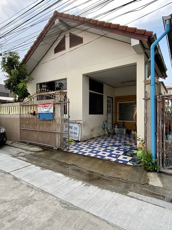 ขายถูก บ้านแฝด 1 ชั้น ประชานิเวศน์ งามวงศ์วาน พร้อมเข้าอยู่ ซ.งามวงศ์วาน23 แยก 21 นนทบุรี ขายถูก บ้านแฝด 1 ชั้น ประชานิเวศน์ งามวงศ์วาน พร้อมเข้าอยู่ ซ.งามวงศ์วาน23 แยก 21 นนทบุรี