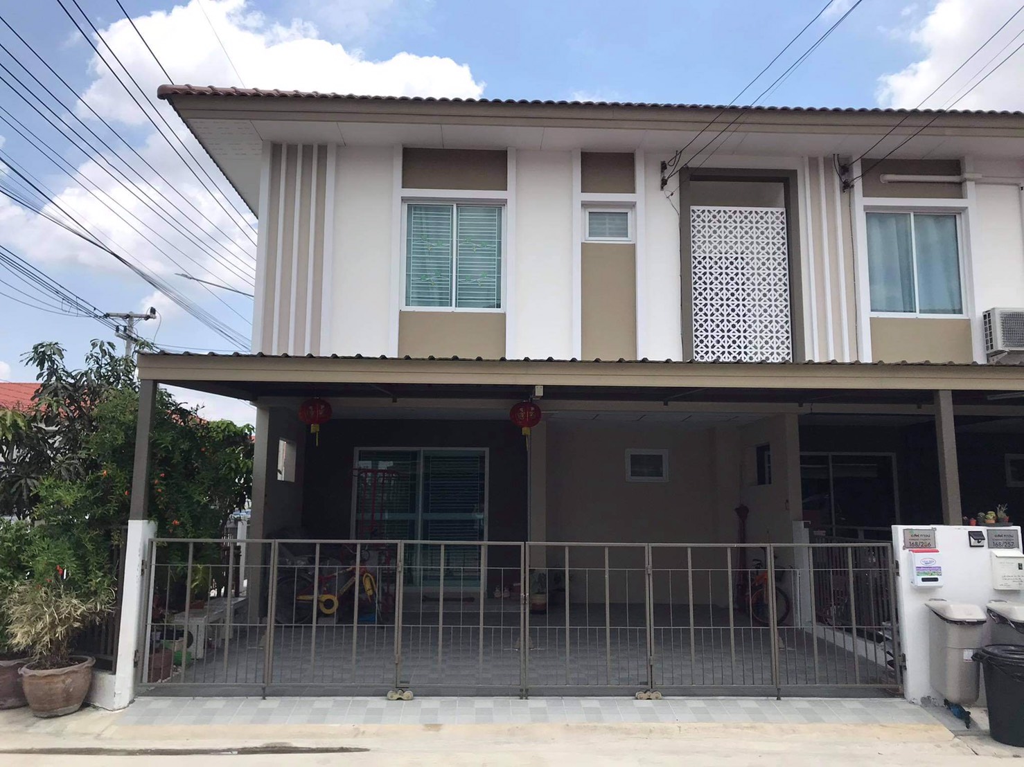 ขายบ้านทาวน์เฮาส์ ปทุมธานี ลาดหลุมแก้ว 27.4วา 3.6ล T.0940457914 ขายบ้านทาวน์เฮาส์ ปทุมธานี ลาดหลุมแก้ว 27.4วา 3.6ล T.0940457914