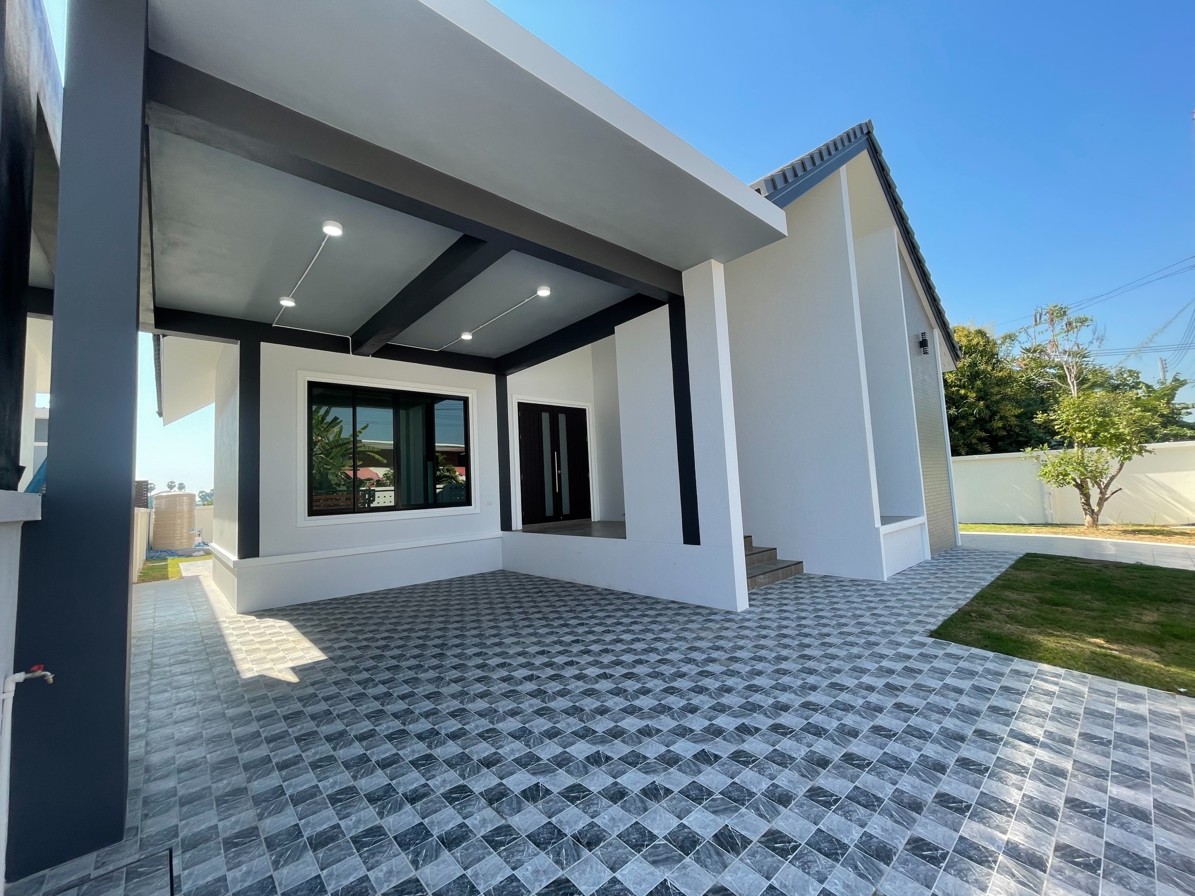 ขาย บ้านเดี่ยว หลังใหญ่ ชั้นเดียว ใช้วัสดุอย่างดี พร้อมอยู่ในเมืองพิษณุโลก ขาย บ้านเดี่ยว หลังใหญ่ ชั้นเดียว ใช้วัสดุอย่างดี พร้อมอยู่ในเมืองพิษณุโลก