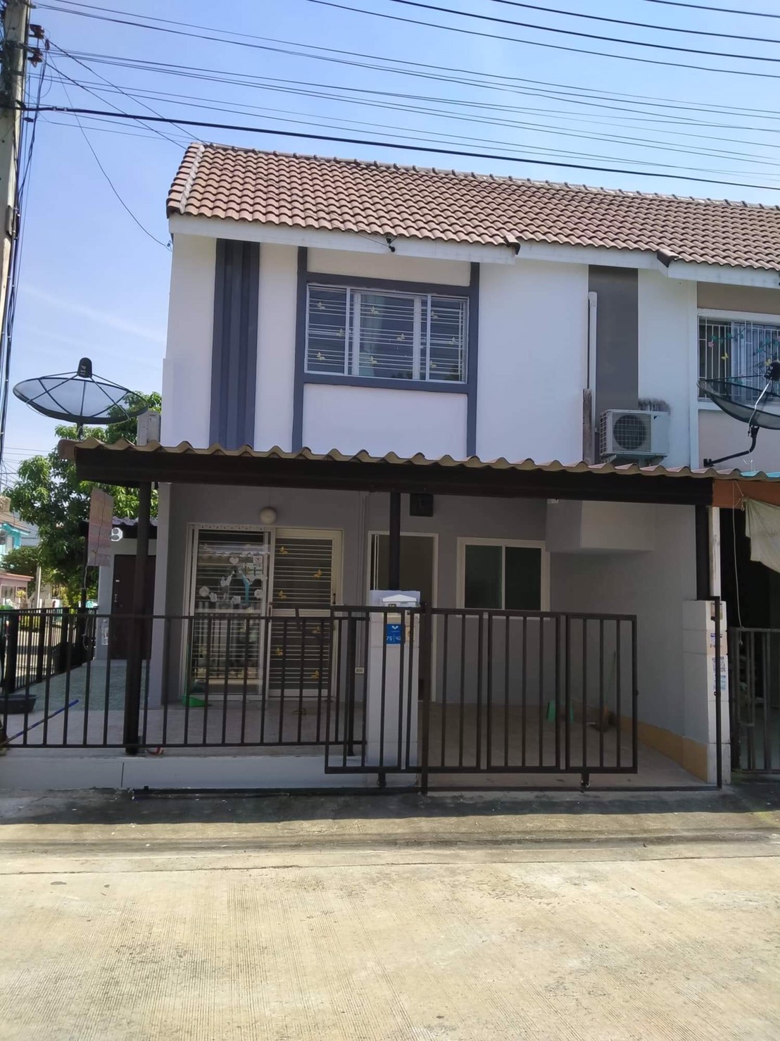 ขายด่วนบ้านทาวน์เฮาส์ นครปฐม สามพราน ไร่ขิง 22.3วา 2.7ล T.094-045-7914 ขายด่วนบ้านทาวน์เฮาส์ นครปฐม สามพราน ไร่ขิง 22.3วา 2.7ล T.094-045-7914