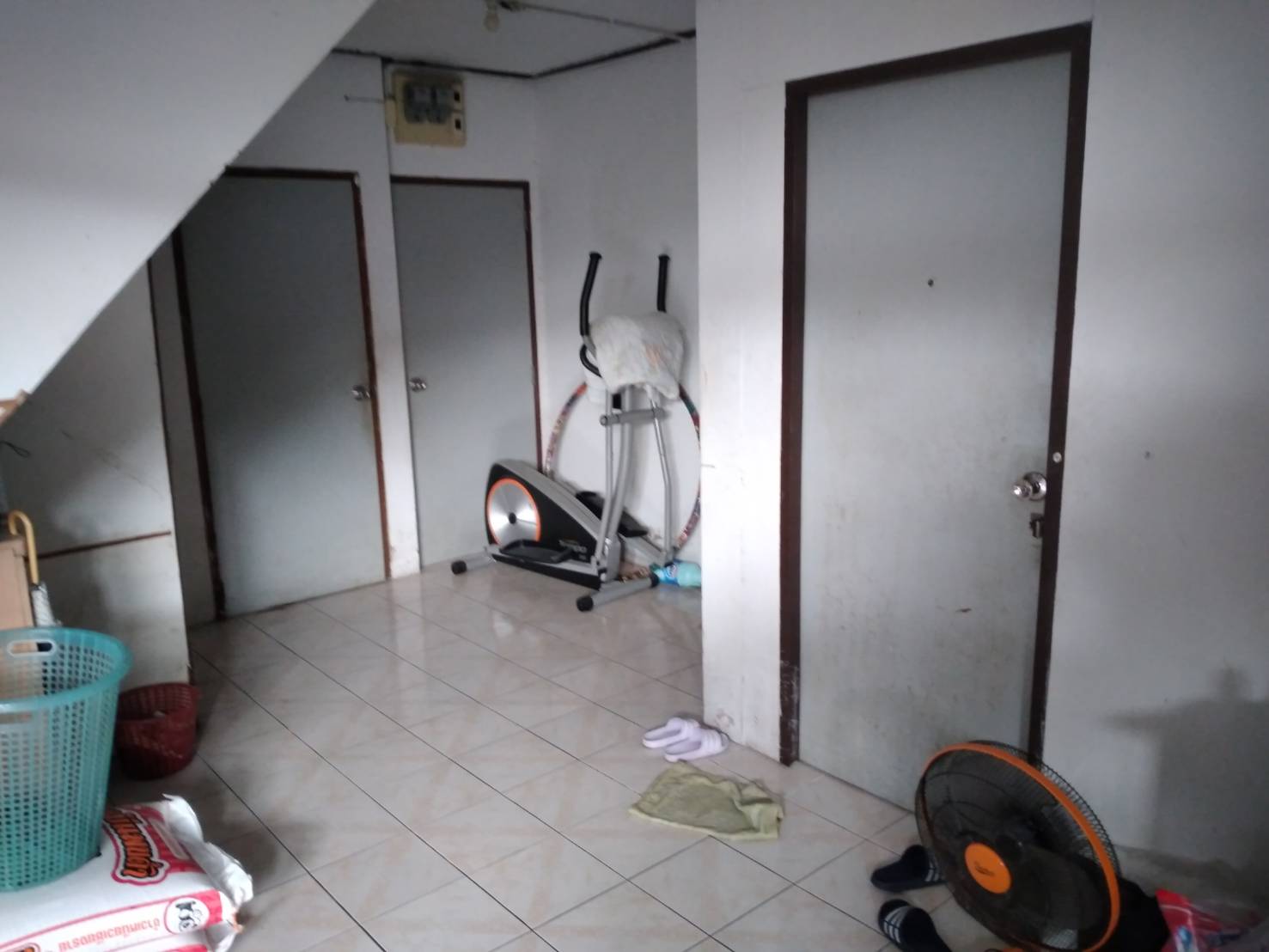 ขายด่วนบ้านเช่า 7 ห้อง เขตจตุจักร จ.กทม 66วา 4.5ล T.094-045-7914 ขายด่วนบ้านเช่า 7 ห้อง เขตจตุจักร จ.กทม 66วา 4.5ล T.094-045-7914