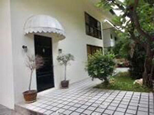 บ้านเช่าในโครงการ ใกล้ BTS ทองหล่อ For Rent House in compound closed BTS Thonglor บ้านเช่าในโครงการ ใกล้ BTS ทองหล่อ For Rent House in compound closed BTS Thonglor