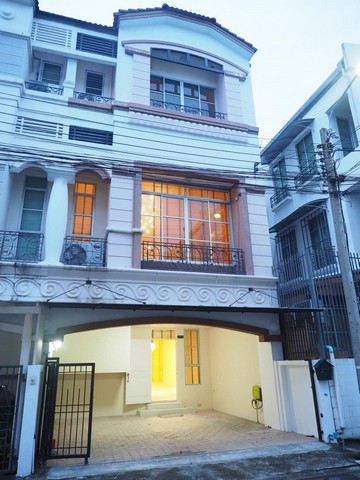รหัสC5801 ให้เช่าทาวน์โฮม 3 ชั้น บ้านกลางเมือง ลาดพร้าว-โยธินพัฒนา ย่านเรียบด่วนเอกมัย-รามอินทรา รหัสC5801 ให้เช่าทาวน์โฮม 3 ชั้น บ้านกลางเมือง ลาดพร้าว-โยธินพัฒนา ย่านเรียบด่วนเอกมัย-รามอินทรา