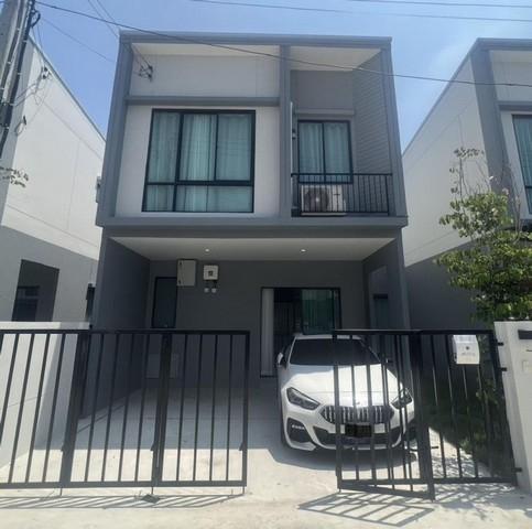 EPL-HS0918 ขายทาวน์เฮ้าส์ 2 ชั้น ใกล้แฟชั่นไอส์แลนด์ เสนา วิลเลจ รามอินทรา กม.9 มี 4 ห้องนอน 3 ห้องน้ำ เนื้อที่ 27 ตรว. มีแผงโซล่าเซลล์ EPL-HS0918 ขายทาวน์เฮ้าส์ 2 ชั้น ใกล้แฟชั่นไอส์แลนด์ เสนา วิลเลจ รามอินทรา กม.9 มี 4 ห้องนอน 3 ห้องน้ำ เนื้อที่ 27 ตรว. มีแผงโซล่าเซลล์