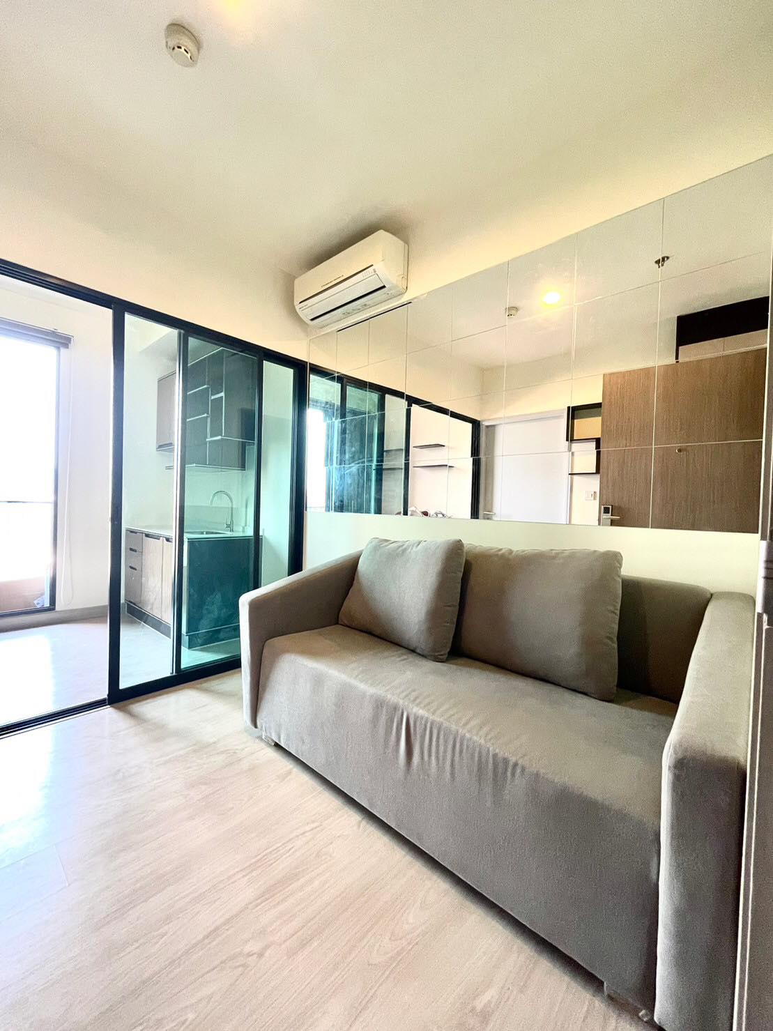 CS20231120 ขายคอนโด โครงการเดอะแกลเลอรี่แบริ่ง ตกแต่งใหม่พร้อมอยู่ พื้นที่ 32.5 ตร.ม. ชั้น 7 ห้องทำเล private zone ด้านทิศตะวันออก CS20231120 ขายคอนโด โครงการเดอะแกลเลอรี่แบริ่ง ตกแต่งใหม่พร้อมอยู่ พื้นที่ 32.5 ตร.ม. ชั้น 7 ห้องทำเล private zone ด้านทิศตะวันออก