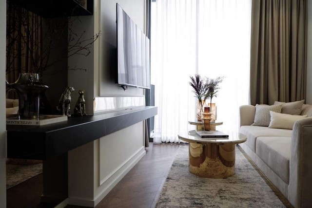 Fully furnished 1-bedroom unit for rent at 28 Chidlom - 400 m. from Chit Lom BTS station Fully furnished 1-bedroom unit for rent at 28 Chidlom - 400 m. from Chit Lom BTS station