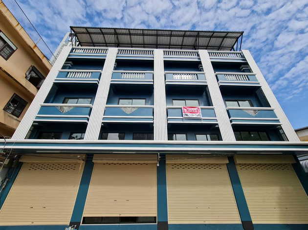 ขาย/เช่า อาคารพาณิชย์ 3 ชั้น 4 คูหา ถ.กรุงเทพ-นนทบุรี ใกล้รถไฟฟ้าแยกติวานนท์ ขาย/เช่า อาคารพาณิชย์ 3 ชั้น 4 คูหา ถ.กรุงเทพ-นนทบุรี ใกล้รถไฟฟ้าแยกติวานนท์