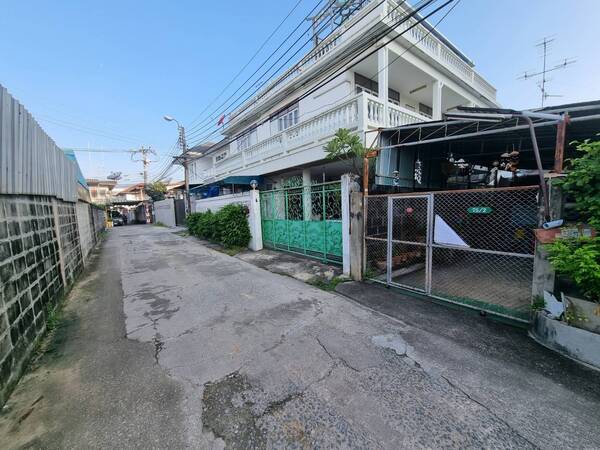 ขาย บ้านเดี่ยวทำเลดี ซอยเพชรเกษม28 บางหว้าและMrt.บางไผ่ พื้นทีใช้สอยเยอะมาก ขาย บ้านเดี่ยวทำเลดี ซอยเพชรเกษม28 บางหว้าและMrt.บางไผ่ พื้นทีใช้สอยเยอะมาก