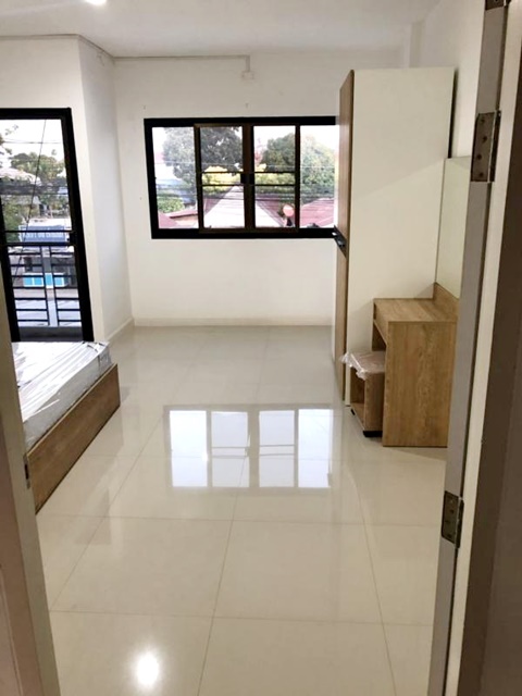 ขาย-เช่าอาคารพาณิชย์ 3 ชั้น สนามบิน อู่ตะเภา ทำเลดี เฟอร์พร้อมอยู ขาย-เช่าอาคารพาณิชย์ 3 ชั้น สนามบิน อู่ตะเภา ทำเลดี เฟอร์พร้อมอยู