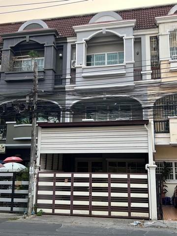 ให้เช่าทาวน์โฮม 3 ชั้น ซอยนาคนิวาส 48 แยก 14 ตกแต่งใหม่ ให้เช่าทาวน์โฮม 3 ชั้น ซอยนาคนิวาส 48 แยก 14 ตกแต่งใหม่