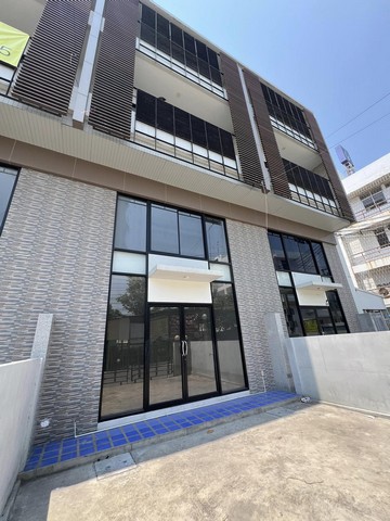 ����������Ϳ��� 4 ��� ��ҹ�Ҵ�����101 ���Թ��� ⾸�����