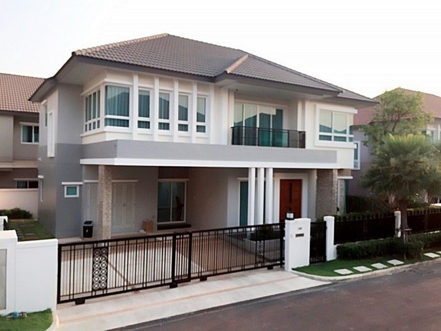 ให้เช่าบ้านเดี่ยว แกรนด์ บางกอก บูเลอวาร์ด พระราม 9-ศรีนครินทร์ ให้เช่าบ้านเดี่ยว แกรนด์ บางกอก บูเลอวาร์ด พระราม 9-ศรีนครินทร์