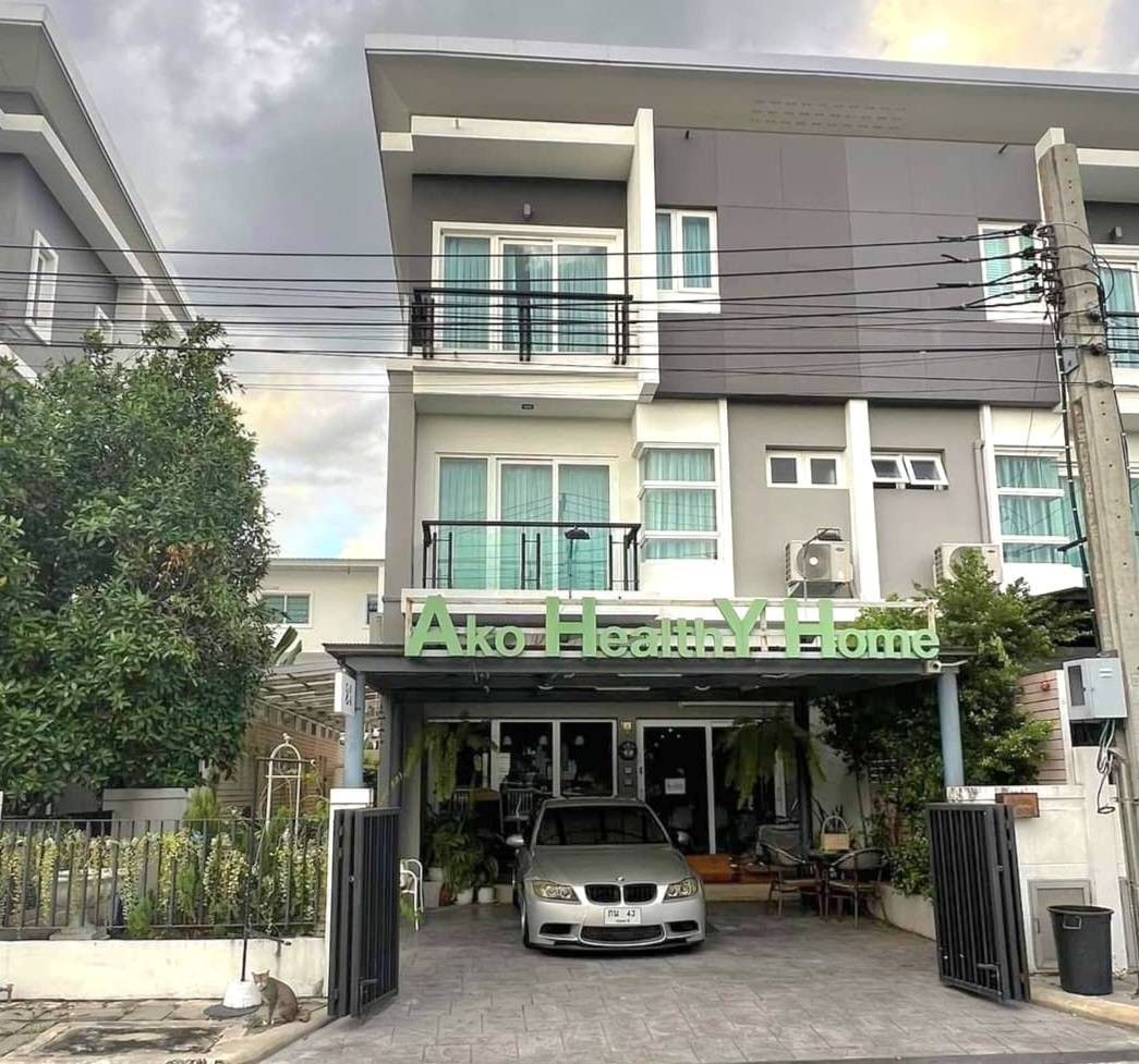ให้เช่าบ้าน home office3ชั้น50ตรว.อยู่ถนนวิภาวดีรังสิต ให้เช่าบ้าน home office3ชั้น50ตรว.อยู่ถนนวิภาวดีรังสิต