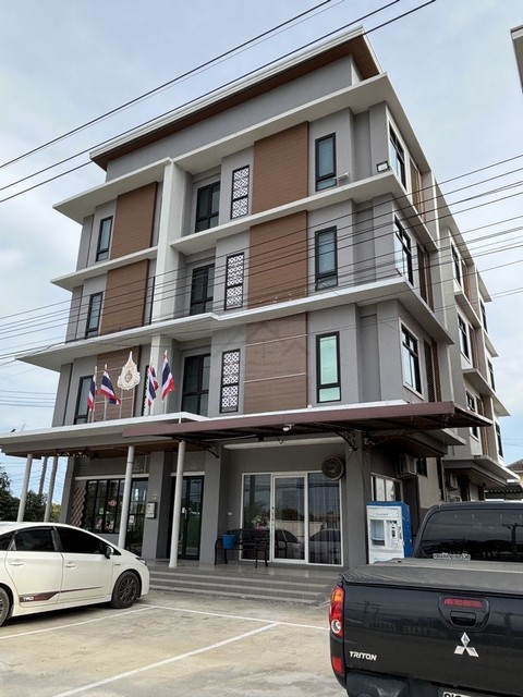 ขายอพารท์เมนท์ 4 ชั้น 307 ตรว. พร้อมร้านอาหาร ร้านค้า ย่านลาดกระบ ขายอพารท์เมนท์ 4 ชั้น 307 ตรว. พร้อมร้านอาหาร ร้านค้า ย่านลาดกระบ