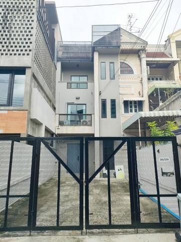 ขายทาวน์โฮม 3 ชั้น 31.6 ตร.ม. ย่านลาดพร้าว บางกะปิ ซอยลาดพร้าว 12 ขายทาวน์โฮม 3 ชั้น 31.6 ตร.ม. ย่านลาดพร้าว บางกะปิ ซอยลาดพร้าว 12