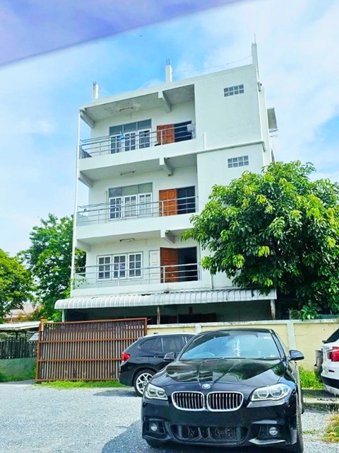 เดอะ เซอร์เคิล ราชพฤกษ์ 300 ม. ถนนราชพฤกษ์ แยกไฟฉาย 3.5 กม 650ตร เดอะ เซอร์เคิล ราชพฤกษ์ 300 ม. ถนนราชพฤกษ์ แยกไฟฉาย 3.5 กม 650ตร