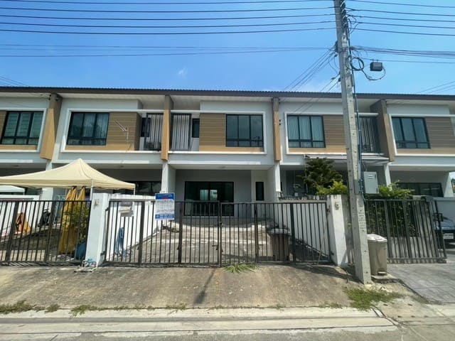 ขาย บ้านเดี่ยว 2 ชั้น หมู่บ้านฉัตรหลวง 10 ขาย บ้านเดี่ยว 2 ชั้น หมู่บ้านฉัตรหลวง 10