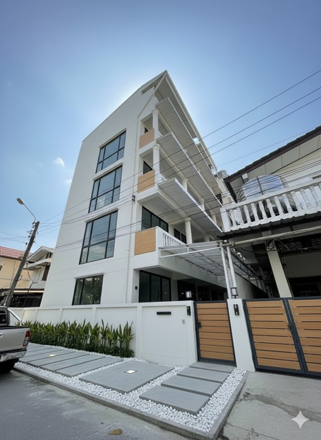 BTSสายหยุด แยกสะพานใหม่ รามอินทรา5 นานาชาติ ม.เกริก 3.0 กม. 24นอน BTSสายหยุด แยกสะพานใหม่ รามอินทรา5 นานาชาติ ม.เกริก 3.0 กม. 24นอน