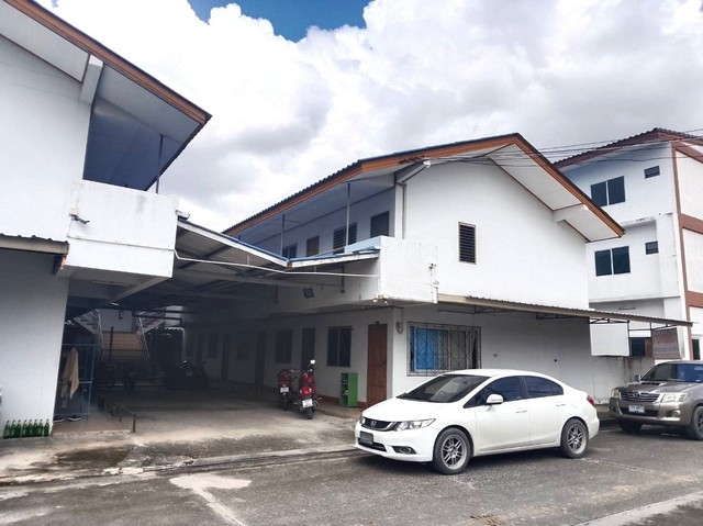 ขายหอพักนาป่าชลบุรี ขายหอพัก2ชั้น 20ห้อง ขายหอพักนาป่าชลบุรี ขายหอพัก2ชั้น 20ห้อง