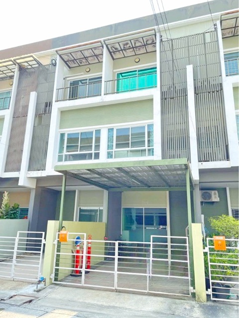 MRT สัมมากร 1 กม.ซ.รามคำแหง 140-146 เตรียมอุดมศึกษาน้อมเกล้า MRT สัมมากร 1 กม.ซ.รามคำแหง 140-146 เตรียมอุดมศึกษาน้อมเกล้า