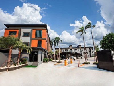 อพาร์ทเม้นท์สไตล์รีสอร์ท พร้อมบ้านเดี่ยว 3 ชั้นใกล้สนามบินสุวรรณภ อพาร์ทเม้นท์สไตล์รีสอร์ท พร้อมบ้านเดี่ยว 3 ชั้นใกล้สนามบินสุวรรณภ