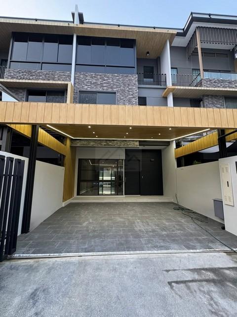 ให้เช่าและขาย Townhome 3ชั้น The Landmark เอกมัยรามอินทรา ให้เช่าและขาย Townhome 3ชั้น The Landmark เอกมัยรามอินทรา