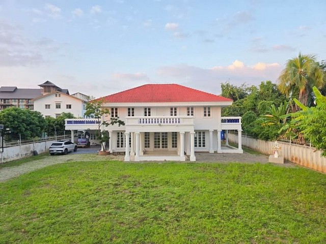 ให้เช่าที่ดินพร้อมอาคารเปล่า รีโนเวทใหม่ เนื้อที่กว้าง โซนป่าแดด ให้เช่าที่ดินพร้อมอาคารเปล่า รีโนเวทใหม่ เนื้อที่กว้าง โซนป่าแดด