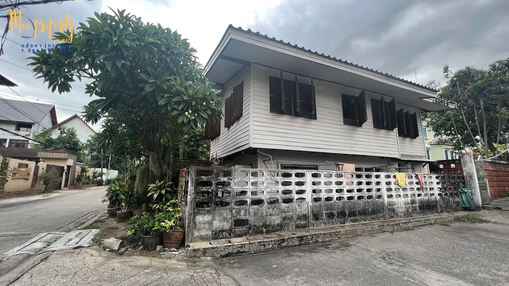 ขายบ้านพร้อมที่ดิน แปลงมุม อยู่ติดถนนเมน สุขุมวิท 65 พื้นที่ 27 ต ขายบ้านพร้อมที่ดิน แปลงมุม อยู่ติดถนนเมน สุขุมวิท 65 พื้นที่ 27 ต