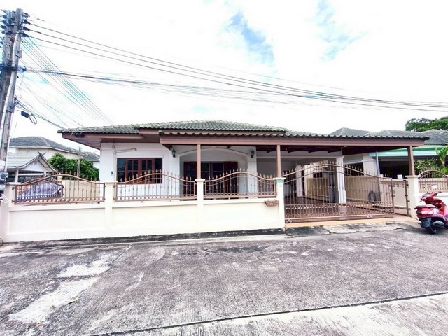 ให้เช่าบ้าน มบ.คลาสิคโฮมไร่กล้วย 45ตรว หลังมุม ศรีราชา ชลบุรี ให้เช่าบ้าน มบ.คลาสิคโฮมไร่กล้วย 45ตรว หลังมุม ศรีราชา ชลบุรี