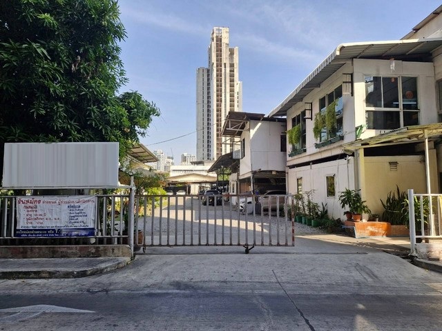 ให้เช่าสำนักงาน 1 ไร่ ย่านพระราม 4 เหมาะทำออฟฟิศ คลินิค หรือหลายธ ให้เช่าสำนักงาน 1 ไร่ ย่านพระราม 4 เหมาะทำออฟฟิศ คลินิค หรือหลายธ