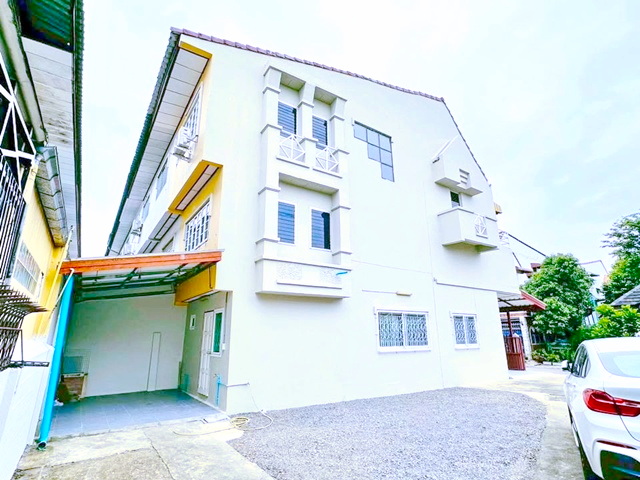 ������ 77-85  �ǹ����100�. �����ҷ�ǹ���� 3 ��� 49��.�� ������