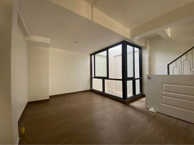 P1728 ขายตึกแถว อาคาร 4.5 ชั้น ซอยประชาสงเคราะห์ 33 P1728 ขายตึกแถว อาคาร 4.5 ชั้น ซอยประชาสงเคราะห์ 33