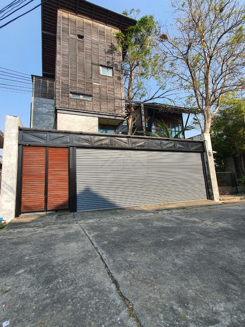 ขายโฮมออฟฟิศ 3 ชั้นครึ่ง 430 ตรม style โมเดิร์นทรอปิคอล โชคชัย 4 ขายโฮมออฟฟิศ 3 ชั้นครึ่ง 430 ตรม style โมเดิร์นทรอปิคอล โชคชัย 4