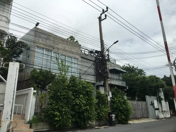 ให้เช่าบ้านเดี่ยว 3 ชั้น8ห้องนอน 3 ห้องน้ำ แอร์ถนน สุขุมวิท101/1 ให้เช่าบ้านเดี่ยว 3 ชั้น8ห้องนอน 3 ห้องน้ำ แอร์ถนน สุขุมวิท101/1