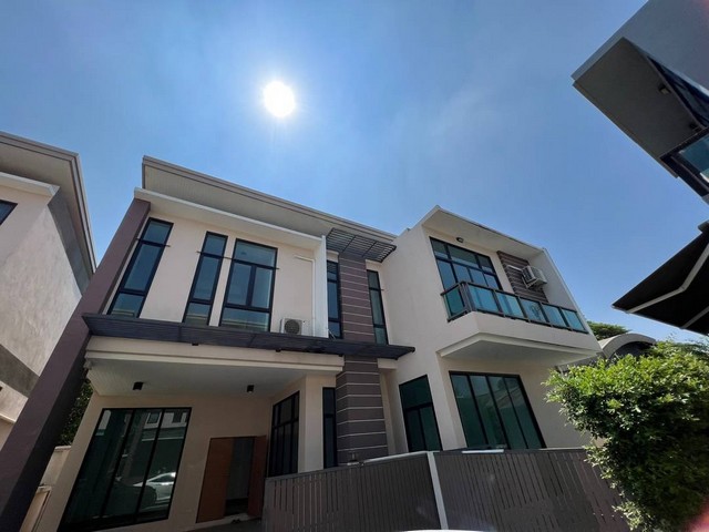 ขายบ้านเดี่ยวหลังมุม4ห้องนอน ราคานี้สุดคุ้ม #ขาดขาดทุน ทำเลลาดพร้ ขายบ้านเดี่ยวหลังมุม4ห้องนอน ราคานี้สุดคุ้ม #ขาดขาดทุน ทำเลลาดพร้