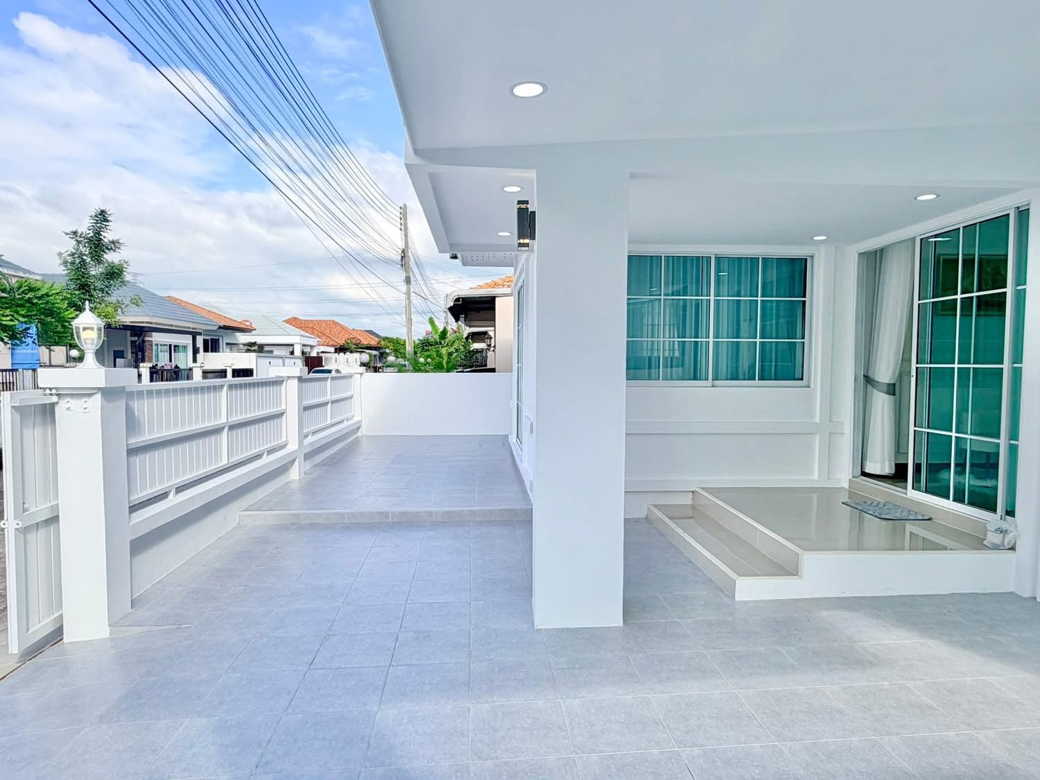 ขายบ้านสวย1ชั้น 50วา 2 นอน 2 น้ำ ตกเเต่งพร้อมอยู่ สยามคันทรีคลับ ขายบ้านสวย1ชั้น 50วา 2 นอน 2 น้ำ ตกเเต่งพร้อมอยู่ สยามคันทรีคลับ