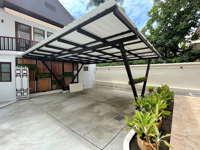 บ้านเดี่ยว4ชั้น 80ตรว.ชั้นบนสุดเป็นดาดฟ้า ใกล้สถานี BTS นานา บ้านเดี่ยว4ชั้น 80ตรว.ชั้นบนสุดเป็นดาดฟ้า ใกล้สถานี BTS นานา