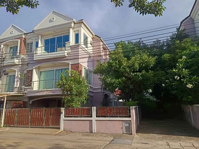ขายทาวน์โฮม 3 ชั้น แปลงมุม หมู่บ้านซื่อตรง แกรนด์โฮม พหลโยธิน 34 ขายทาวน์โฮม 3 ชั้น แปลงมุม หมู่บ้านซื่อตรง แกรนด์โฮม พหลโยธิน 34