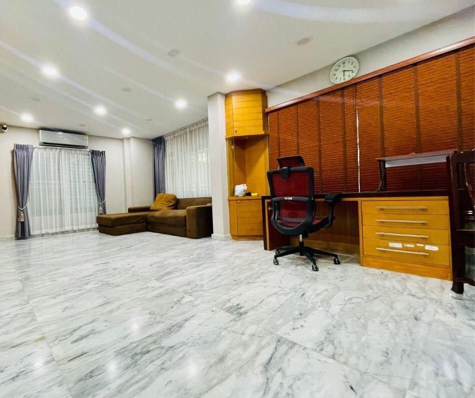 ให้เช่าบ้าน 2 ชั้น ย่านโชคชัย 4-วังหิน ใกล้เซ็นทรัลเฟสติวัลอีสท์ว ให้เช่าบ้าน 2 ชั้น ย่านโชคชัย 4-วังหิน ใกล้เซ็นทรัลเฟสติวัลอีสท์ว