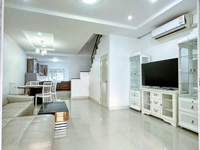 รพ.บางมด ทาวน์โฮมหรู 3 ชั้น 23 ตร.วา. 270 ตร.ม.3นอน บิ๊กซี กัลปพฤ รพ.บางมด ทาวน์โฮมหรู 3 ชั้น 23 ตร.วา. 270 ตร.ม.3นอน บิ๊กซี กัลปพฤ